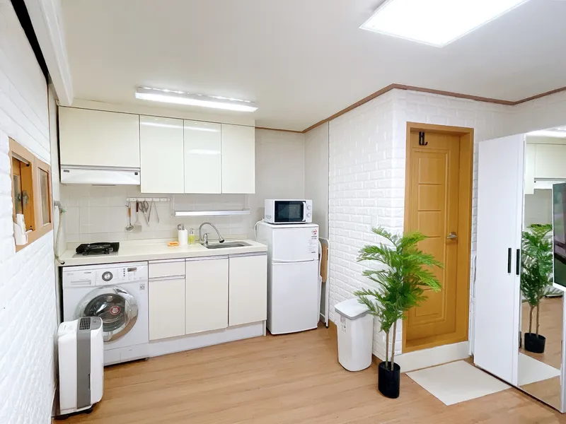 [Jongno, Seoul] Daehakro-style, fully furnished studio apartment #5 minutes from Hyehwa Station #7 minutes from Seoul National University Hospital 9