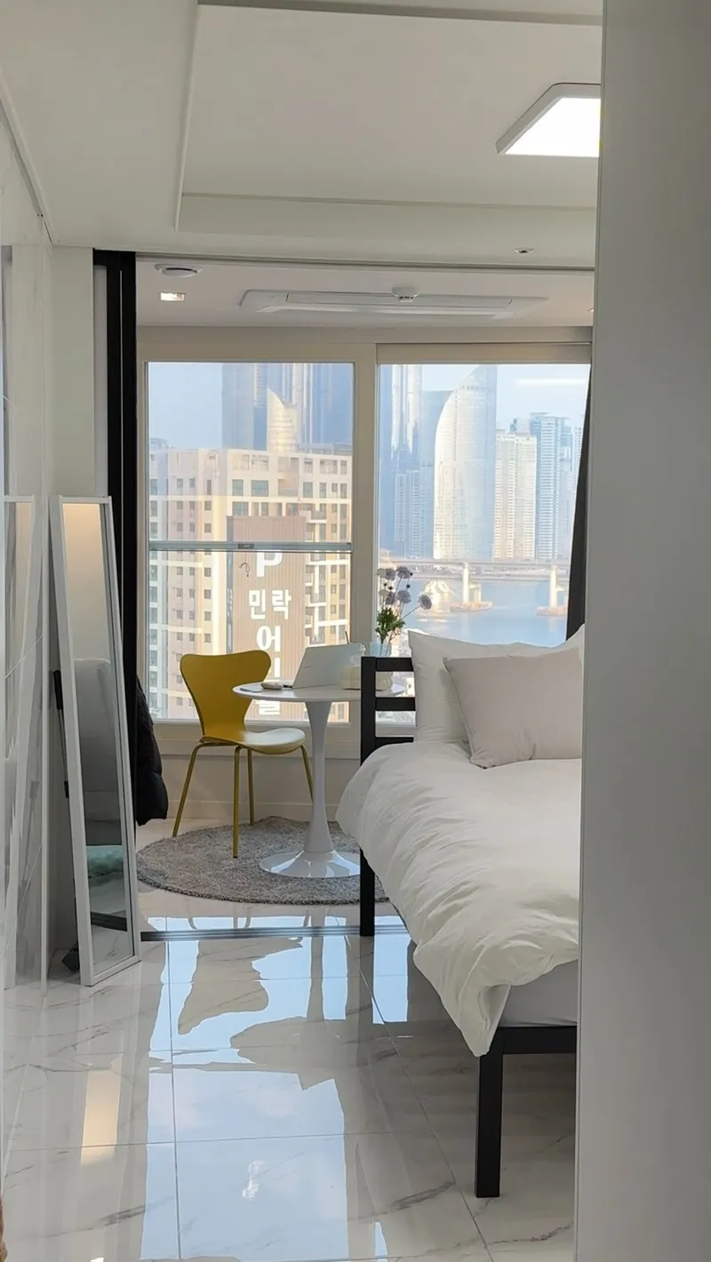 [Suyeong, Busan] 3-minute walk from Gwangalli Beach, newly built, high-rise, ocean view, fully furnished 3