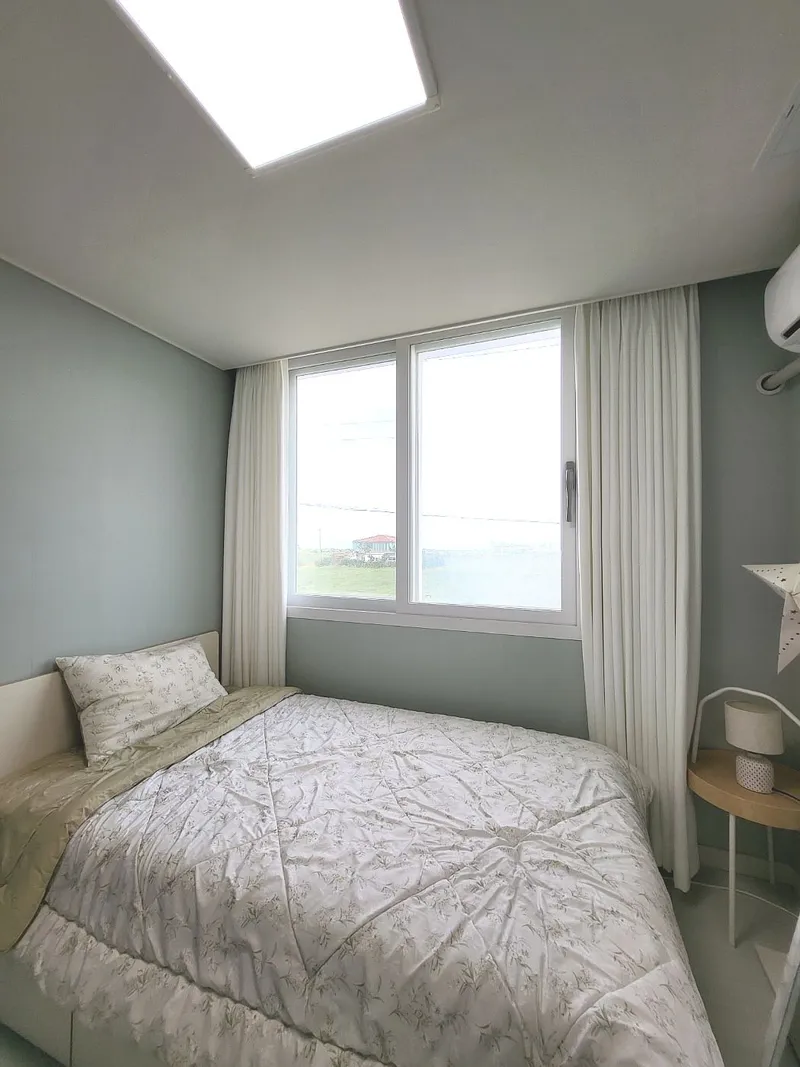 [Aewol, Jeju] A detached townhouse with a jacuzzi overlooking the nearby sea, coastal road 1 20