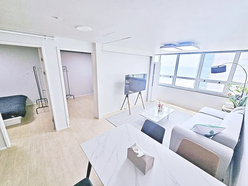 [Haeundae, Busan] 2-minute walk from the beach, ocean view three-room, lowest price 13
