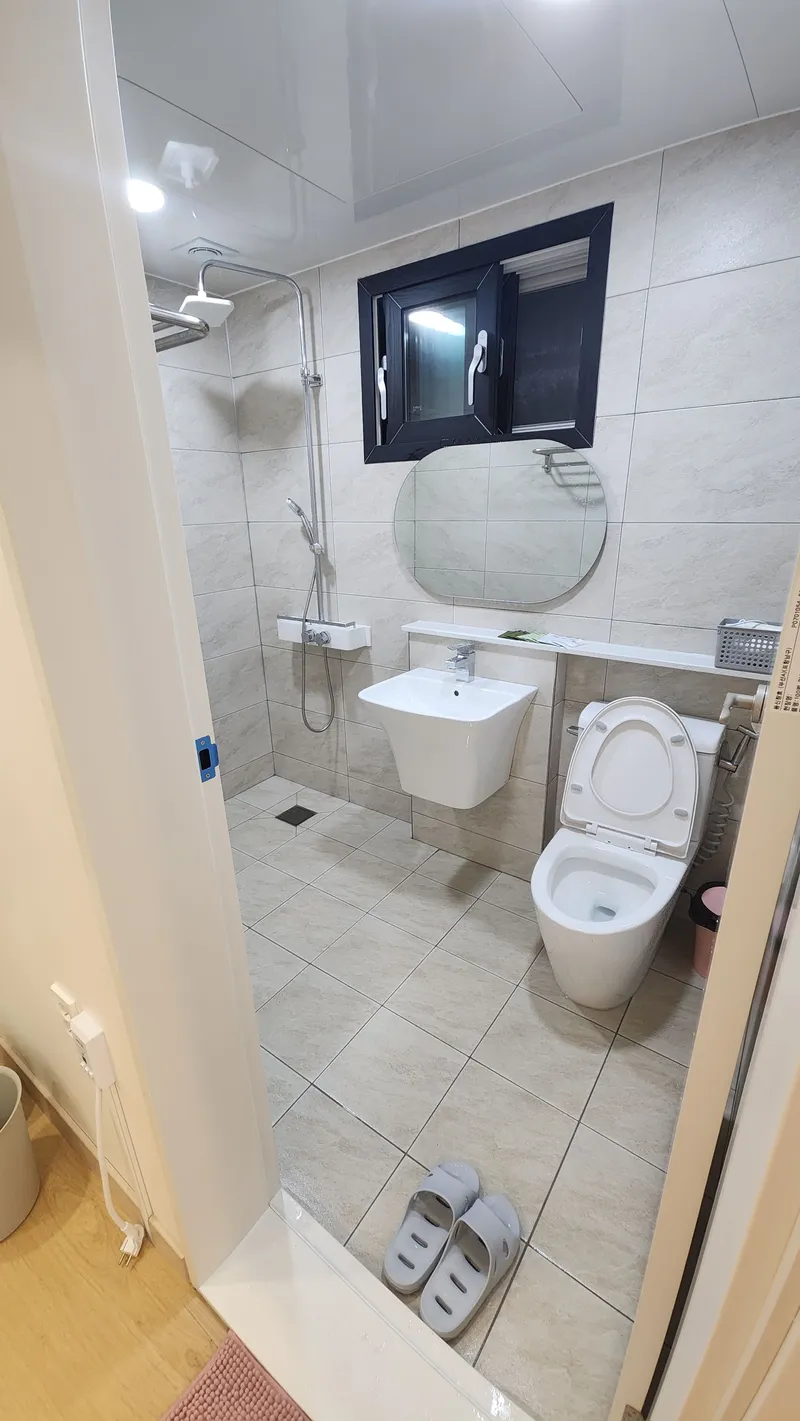 [Pohang] Room 202, 2nd floor, with a view of the Guryongpo ocean 3