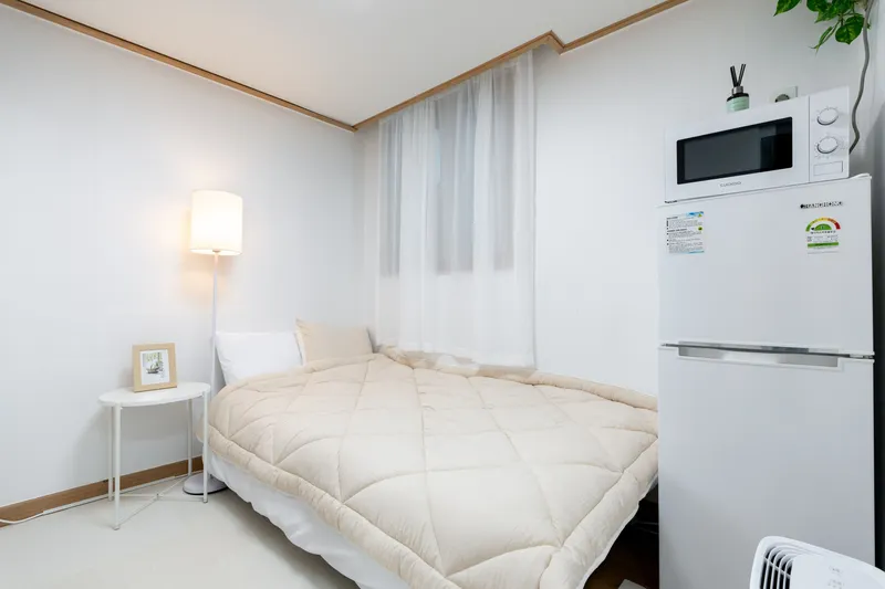 [Mapo, Seoul] 10 minutes walk from Hongik Univ. Station, Yeonam-dong 24