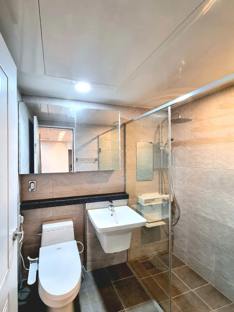 [Nohyeong-dong, Jeju] 10 mins from the airport│6 guests│Spacious accommodation with 3 bedrooms and 2 bathrooms│Nohyeong center│Recommended for travel, gatherings, and families 8