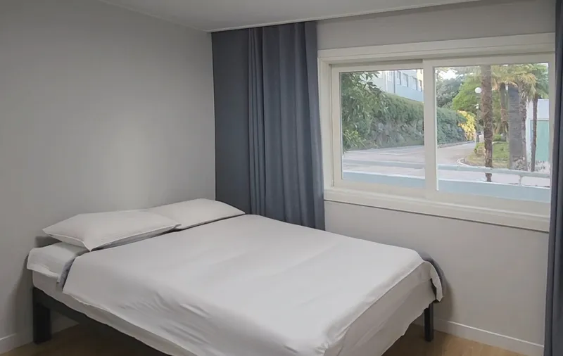 [Daepo-dong, Seogwipo][Seogwipo Jungmun] Modern and clean white full-option villa with palm tree sensibility #Family Jeju life 13