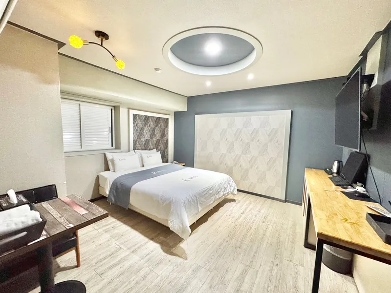 [Suwon][Suwon Yeongtong] 5 min walk from Yeongtong Station/Netflix/Separate one room/Cleaning available/Room 714 2