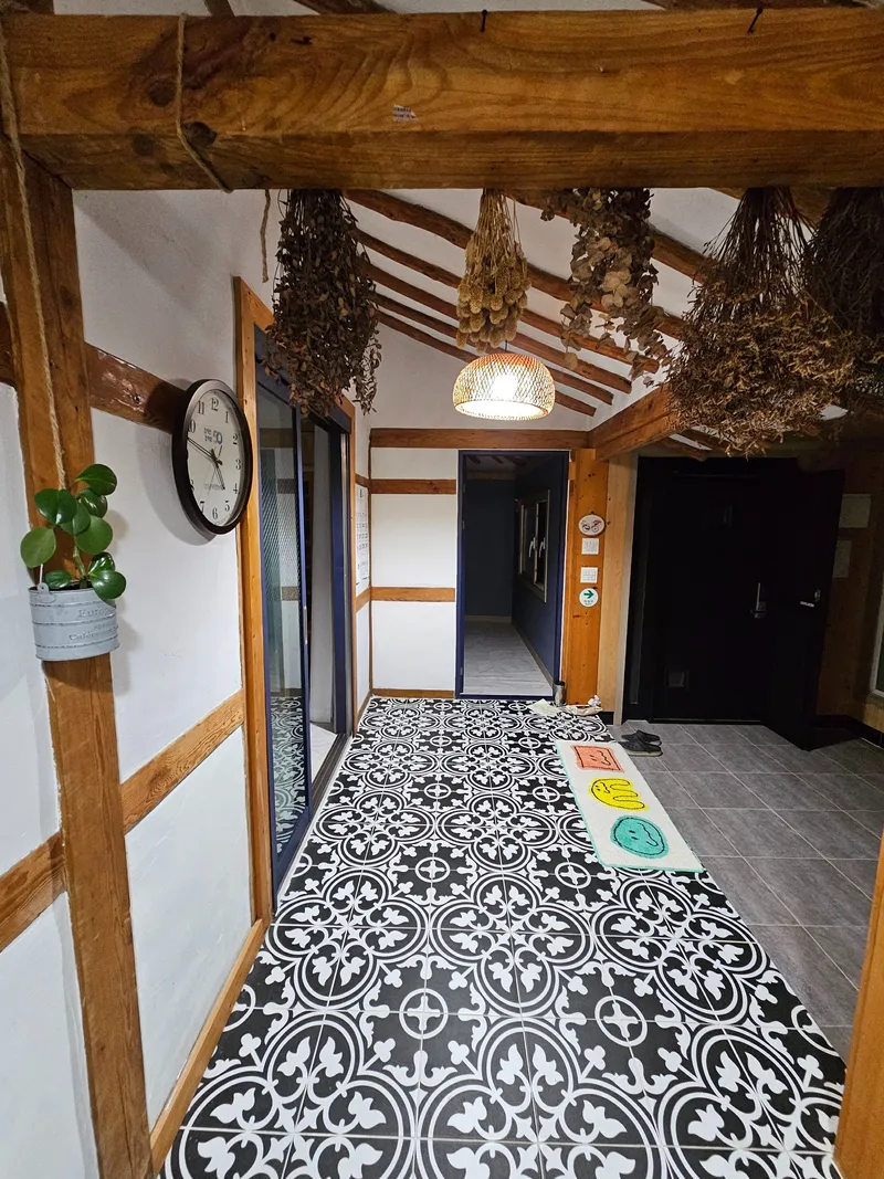 [Buan] A secluded, rural, single-family Hanok house with a spacious yard on the Byeonsan Peninsula #Dogs Allowed 10