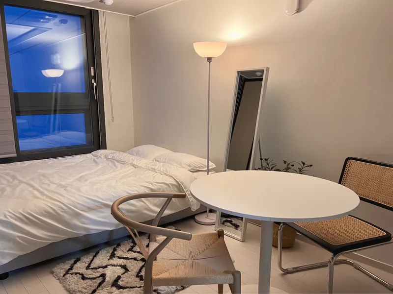 [Jung-gu, Daegu] 1 minute from Dongseong-ro/Full option/One room/Safe space/Netflix/Residence/ 2