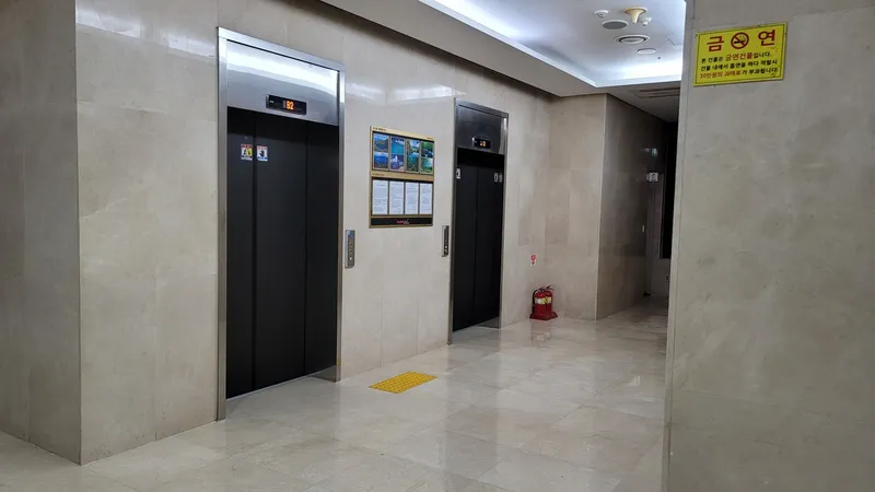 [Yeongdeungpo, Seoul] Modern, clean, and spacious officetel, 2 minutes walk from Yeouido Station and Dongyeouido Saetgang Station. 20