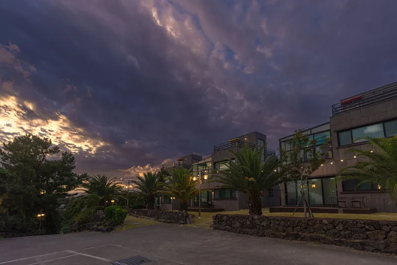 [Namwon, Seogwipo] 1 building of a two-story independent pool villa with a view of the tangerine orchard and the sea 58