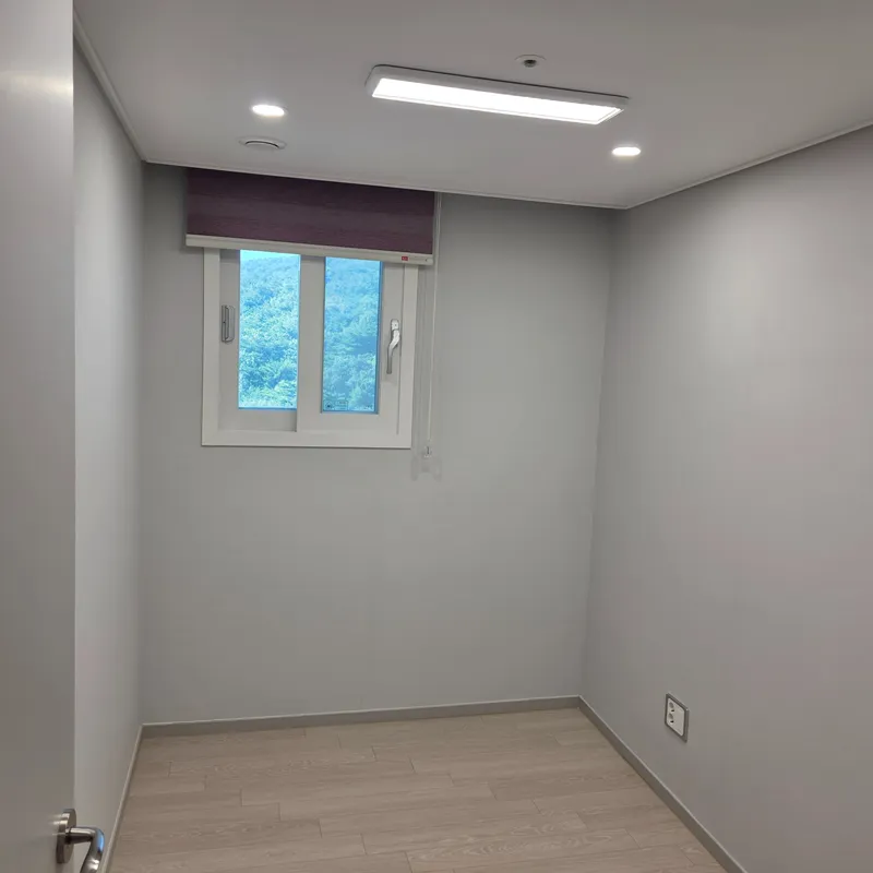 [Buk-gu, Busan] 18th floor view, forest area, 35 pyeong apartment, 4 rooms # Station area # 5