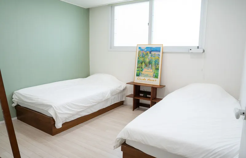 [Bupyeong, Incheon] 5 minutes walk to the station/Cozy house with good lighting in the immediate vicinity of the station/3 rooms, 2 bathrooms, 4 beds 2