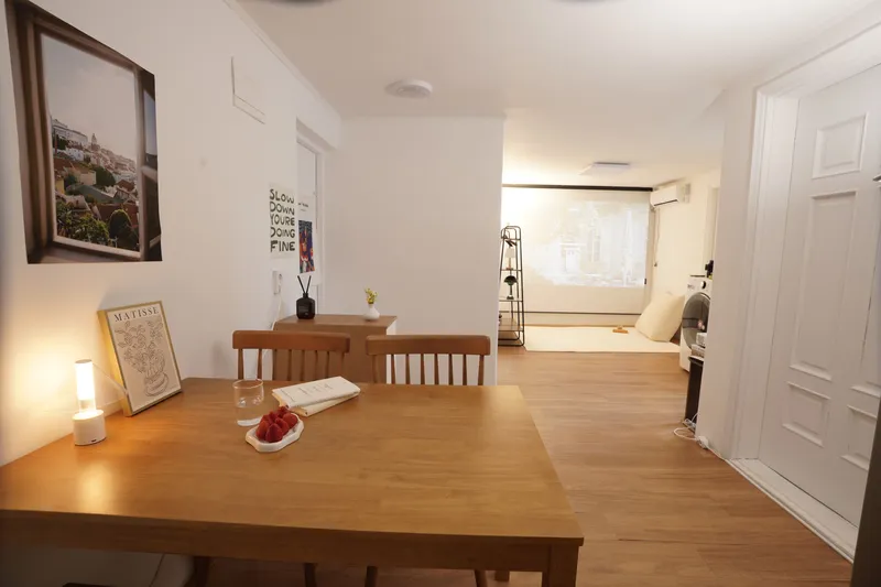 [Jongno, Seoul] #5 min walk from Hyehwa Station #Recently remodeled #3 rooms + 1 bathroom #Beam projector cinema 31
