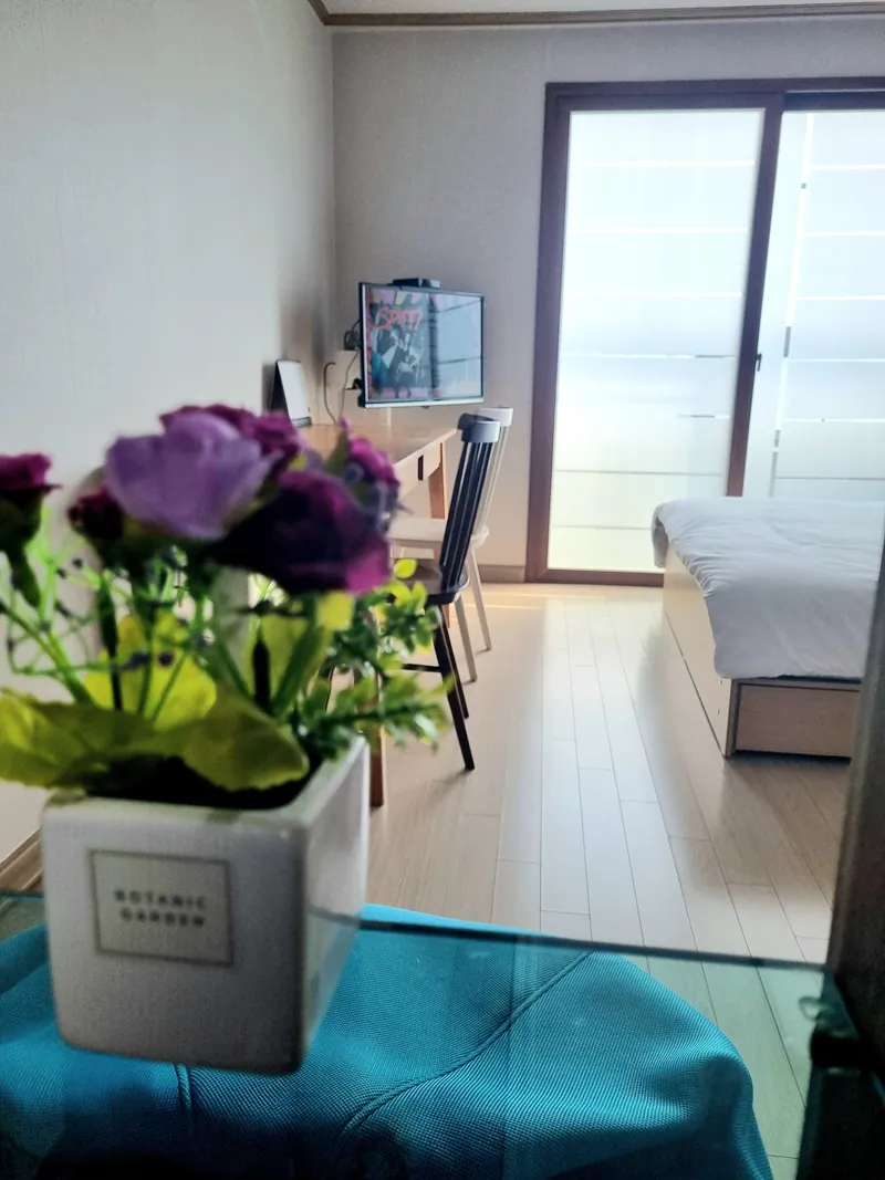 [Tongyeong] Top floor of officetel near Jukrim Coastal Road 8