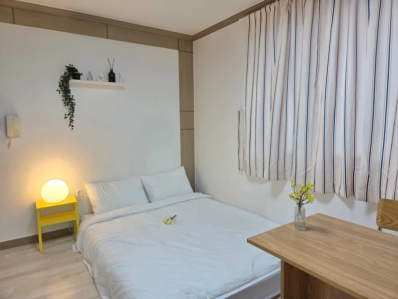 [Jeonju] Jeonbuk National University, 10-minute walk from the terminal, free parking, clean accommodation 202 2