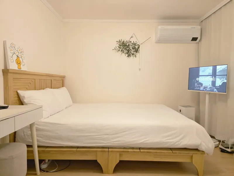 [Mapo, Seoul][Seoul Yeonam] 12 minutes walk from Hongik Univ. Station Exit 8, 1.5th floor near Yeontral Park 4