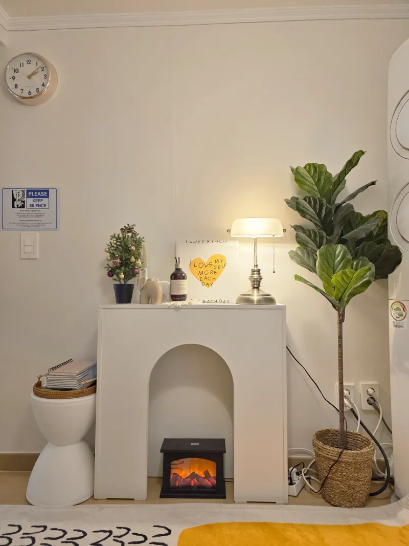 [Mapo, Seoul][Seoul Yeonam] 12 minutes walk from Hongik Univ. Station Exit 8, 1.5th floor near Yeontral Park 20