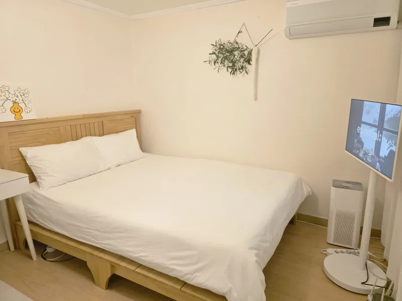 [Mapo, Seoul][Seoul Yeonam] 12 minutes walk from Hongik Univ. Station Exit 8, 1.5th floor near Yeontral Park 5