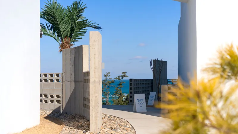 [Pohang] A dreamy space to enjoy a quiet time while looking out at the sea. 12