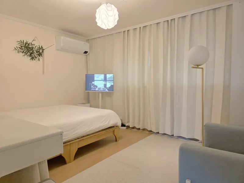 [Mapo, Seoul][Seoul Yeonam] 12 minutes walk from Hongik Univ. Station Exit 8, 1.5th floor near Yeontral Park 3