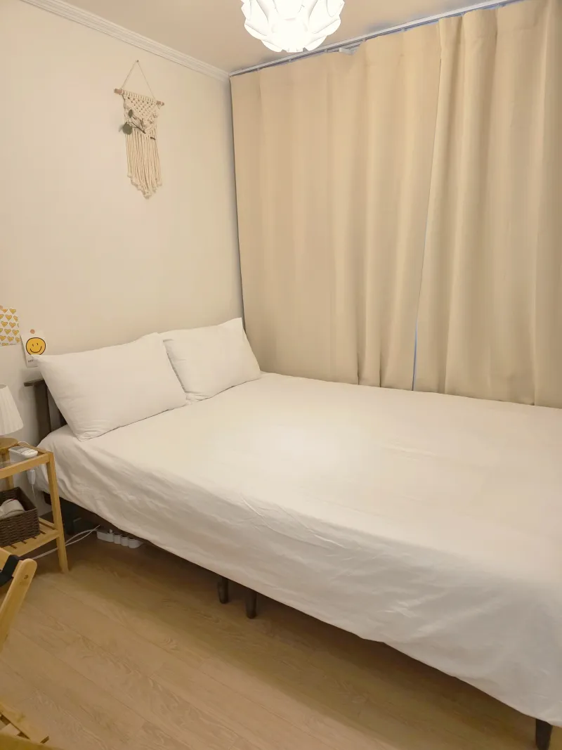 [Mapo, Seoul][Seoul Yeonam] 12 minutes walk from Hongik Univ. Station Exit 8, 1.5th floor near Yeontral Park 8