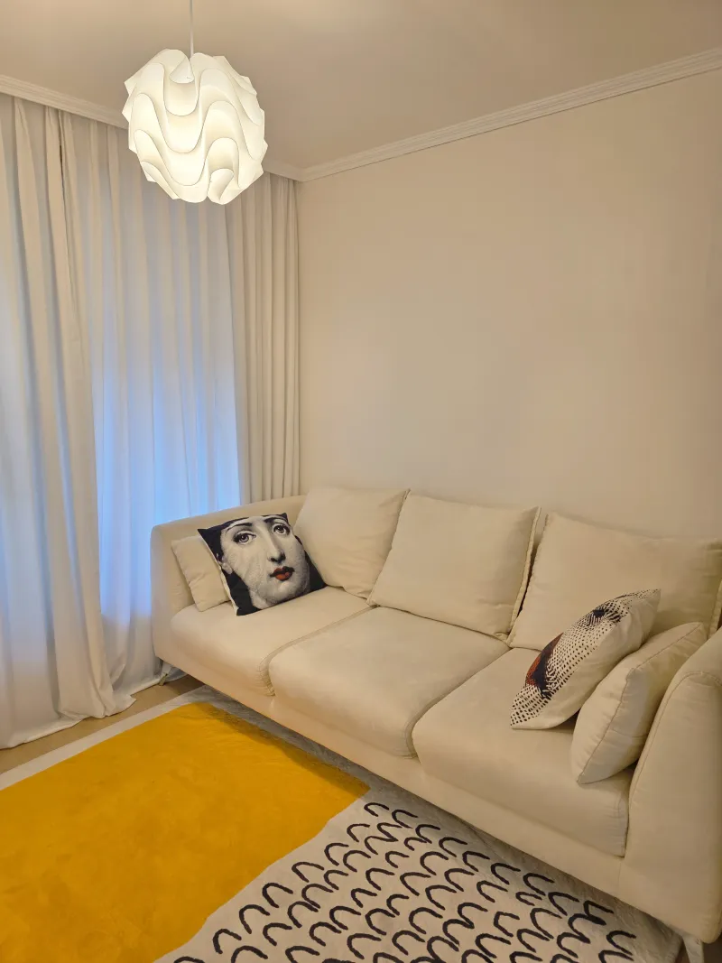 [Mapo, Seoul][Seoul Yeonam] 12 minutes walk from Hongik Univ. Station Exit 8, 1.5th floor near Yeontral Park 17