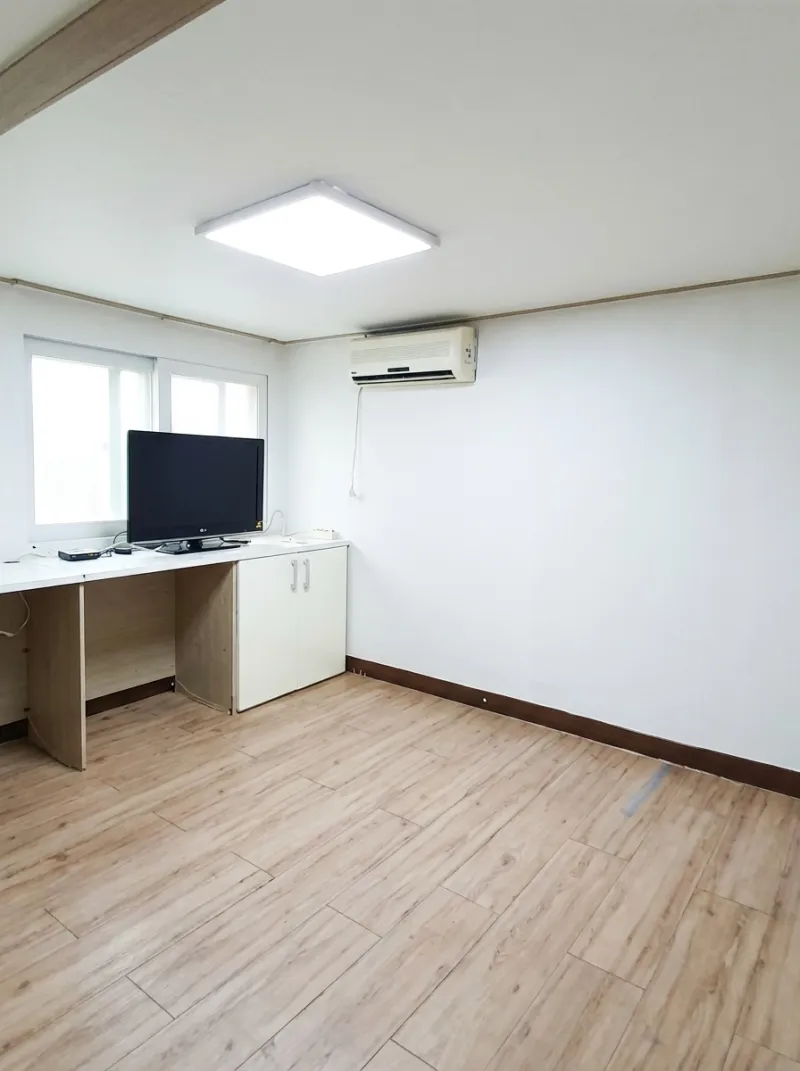 [Seocho, Seoul] Unrivaled Gangnam location! 3 minutes from the station, large windows, private bathroom (11 rooms) 3