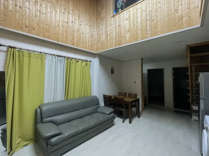 [Seongsan, Seogwipo] Small, private cottage in the Jeju countryside filled with the scent of cypress #DogFriendly 8