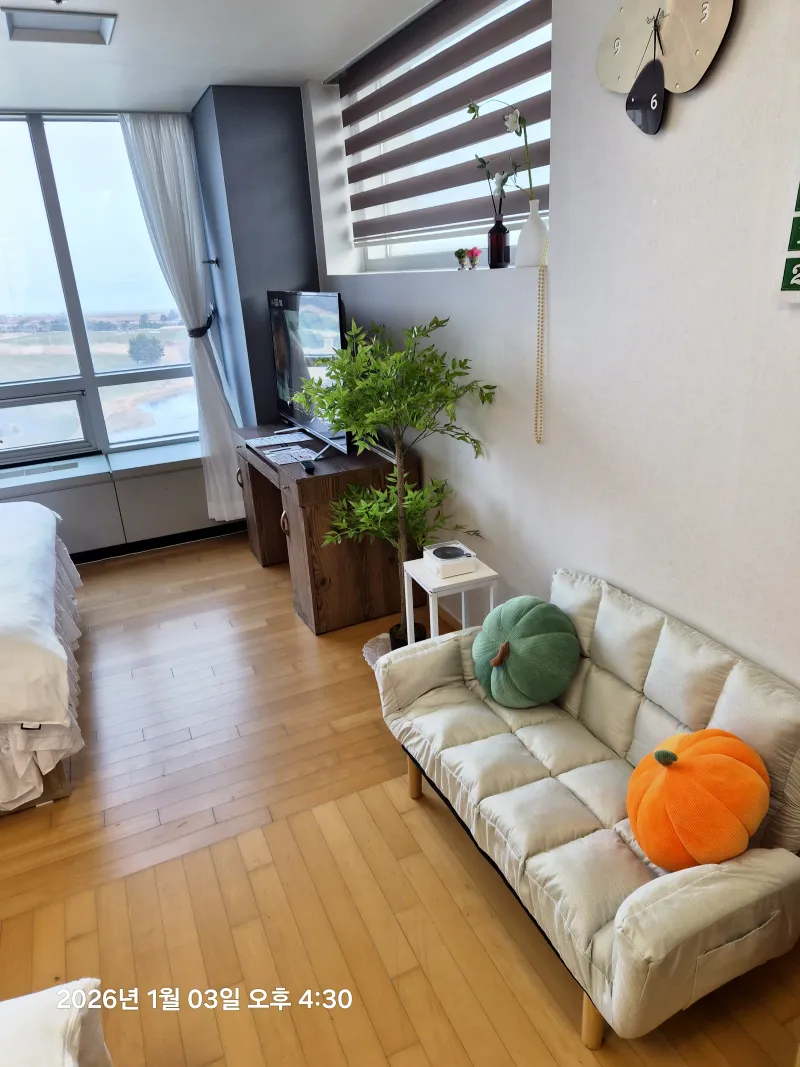 [Yeongjong, Incheon] Incheon Airport Ocean View Fully Furnished Large Room 3