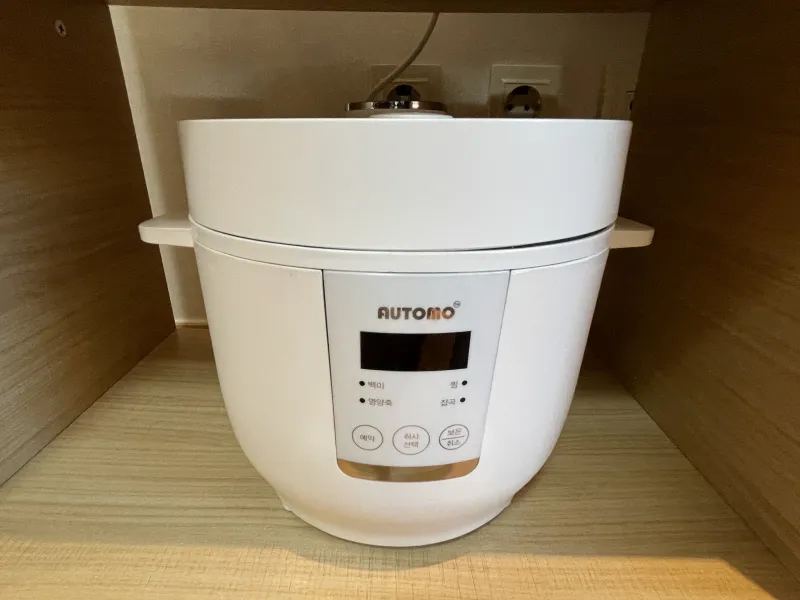 [Mapo, Seoul] 11th floor luxury, fully furnished, emotional one-room officetel connected to Mapo Station 31