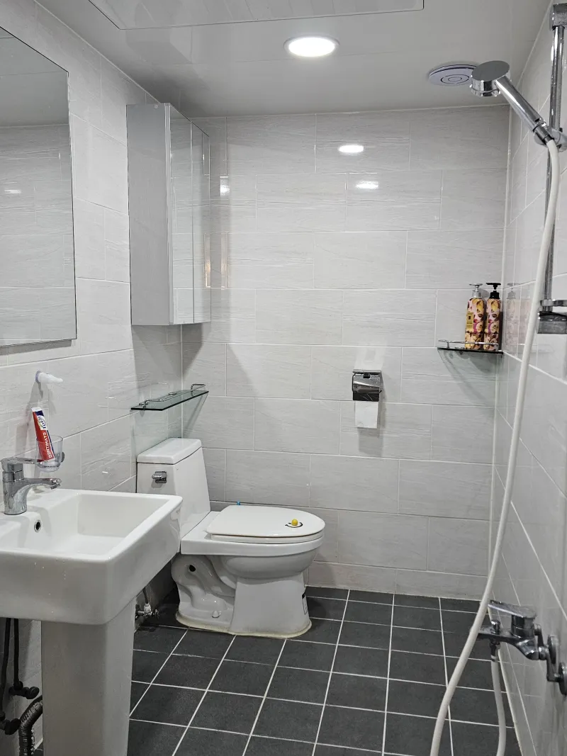 [Mapo, Seoul] Women-only share house 10 minutes from Hongdae (Room C - 2 people) 8