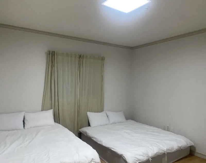 [충남 아산] 70평 규모의 층고 높은 단독주택형 프라이빗 공간 2