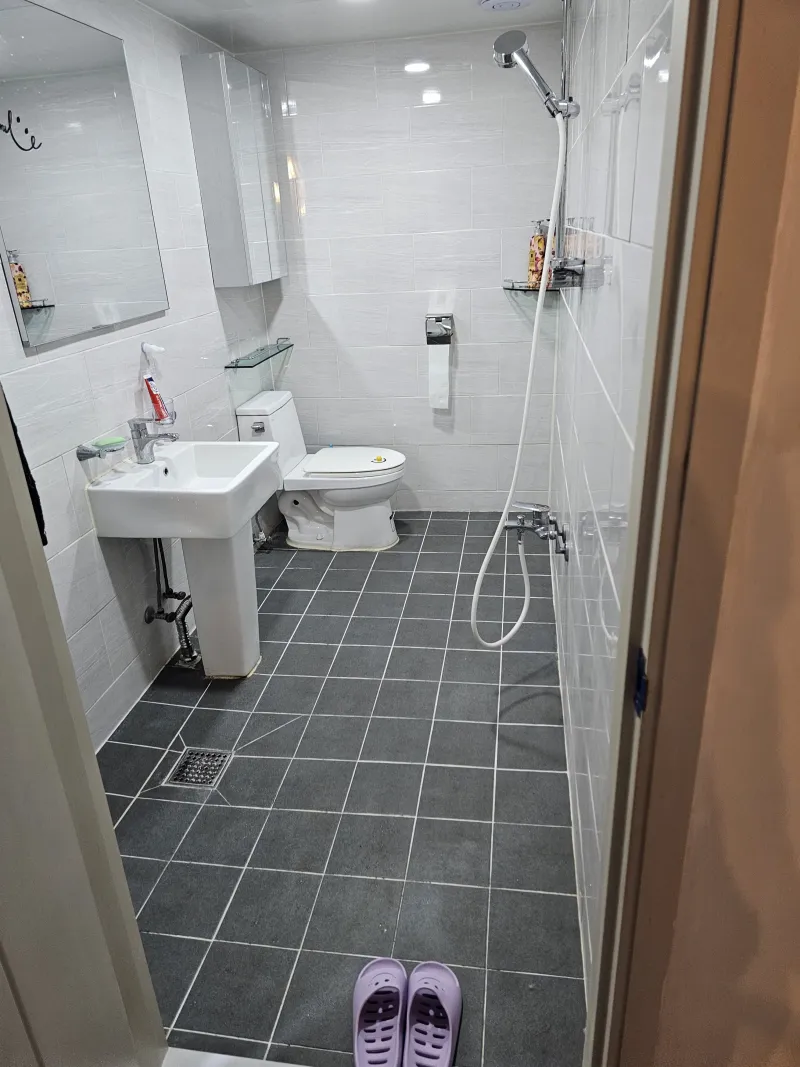 [Mapo, Seoul] Women-only share house 10 minutes from Hongdae (Room C - 2 people) 10