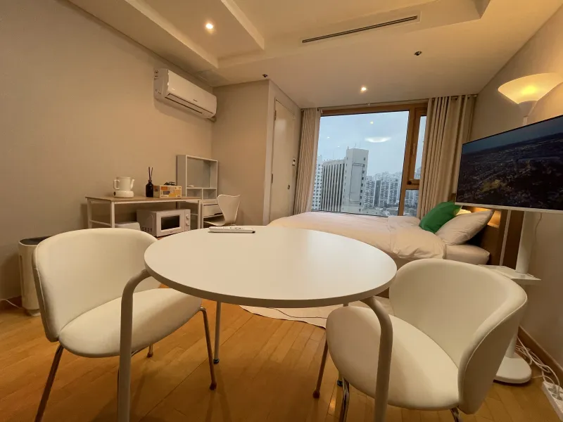 [Mapo, Seoul] 11th floor luxury, fully furnished, emotional one-room officetel connected to Mapo Station 8