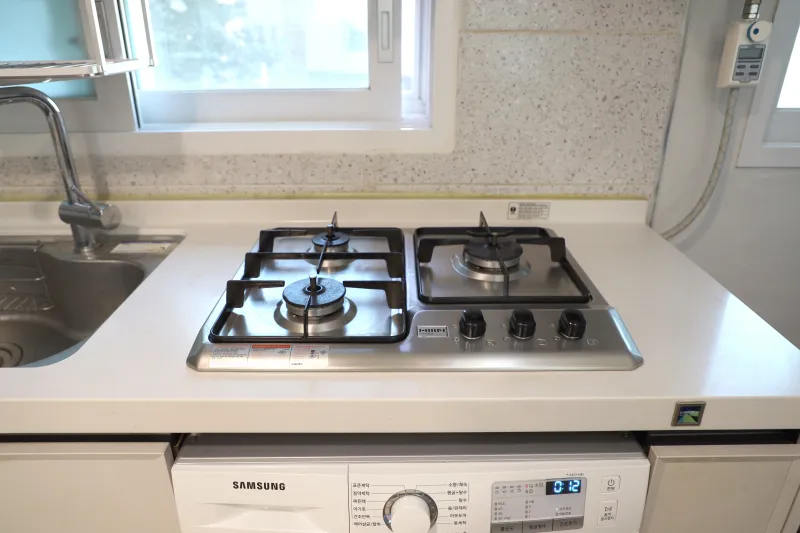 [Mapo, Seoul] A clean 3-room apartment 3 minutes walk from the Gyeongui Line Forest Road 23