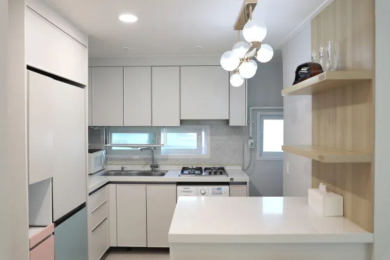 [Mapo, Seoul] A clean 3-room apartment 3 minutes walk from the Gyeongui Line Forest Road 20