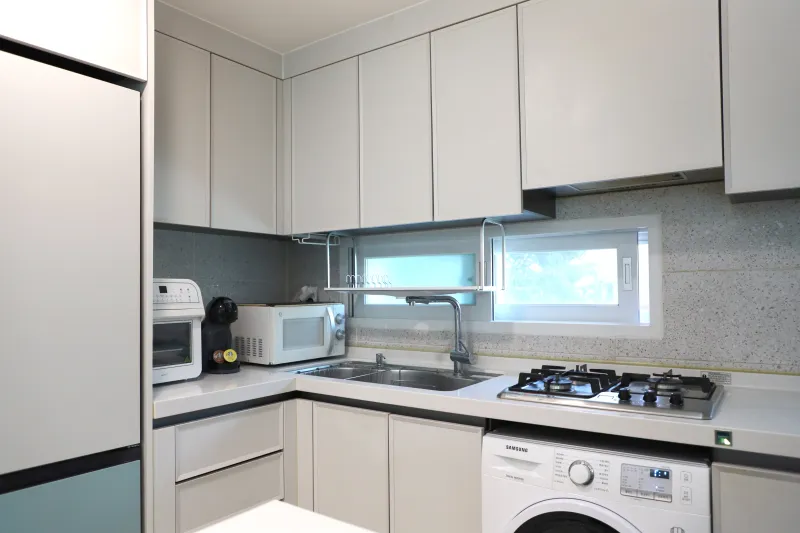 [Mapo, Seoul] A clean 3-room apartment 3 minutes walk from the Gyeongui Line Forest Road 21