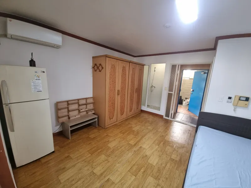 [Changwon] Jinhae Cherry Blossoms / Vacant One-Room Apartment / 1 3