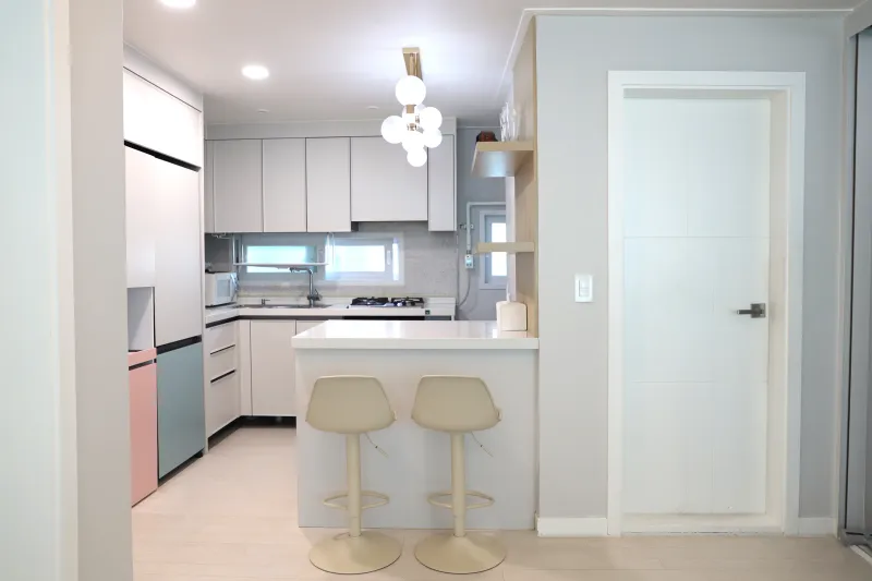 [Mapo, Seoul] A clean 3-room apartment 3 minutes walk from the Gyeongui Line Forest Road 24