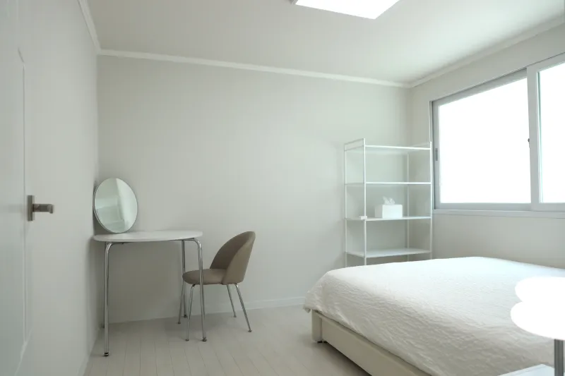 [Mapo, Seoul] A clean 3-room apartment 3 minutes walk from the Gyeongui Line Forest Road 8