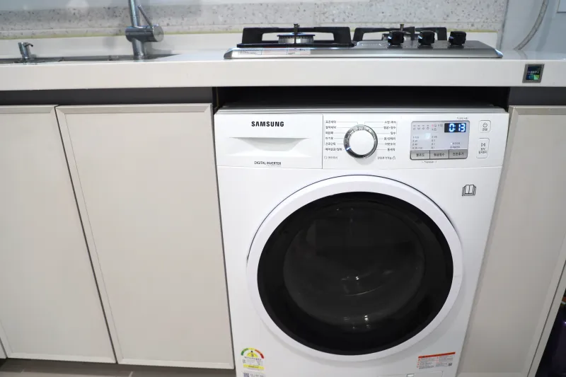 [Mapo, Seoul] A clean 3-room apartment 3 minutes walk from the Gyeongui Line Forest Road 22