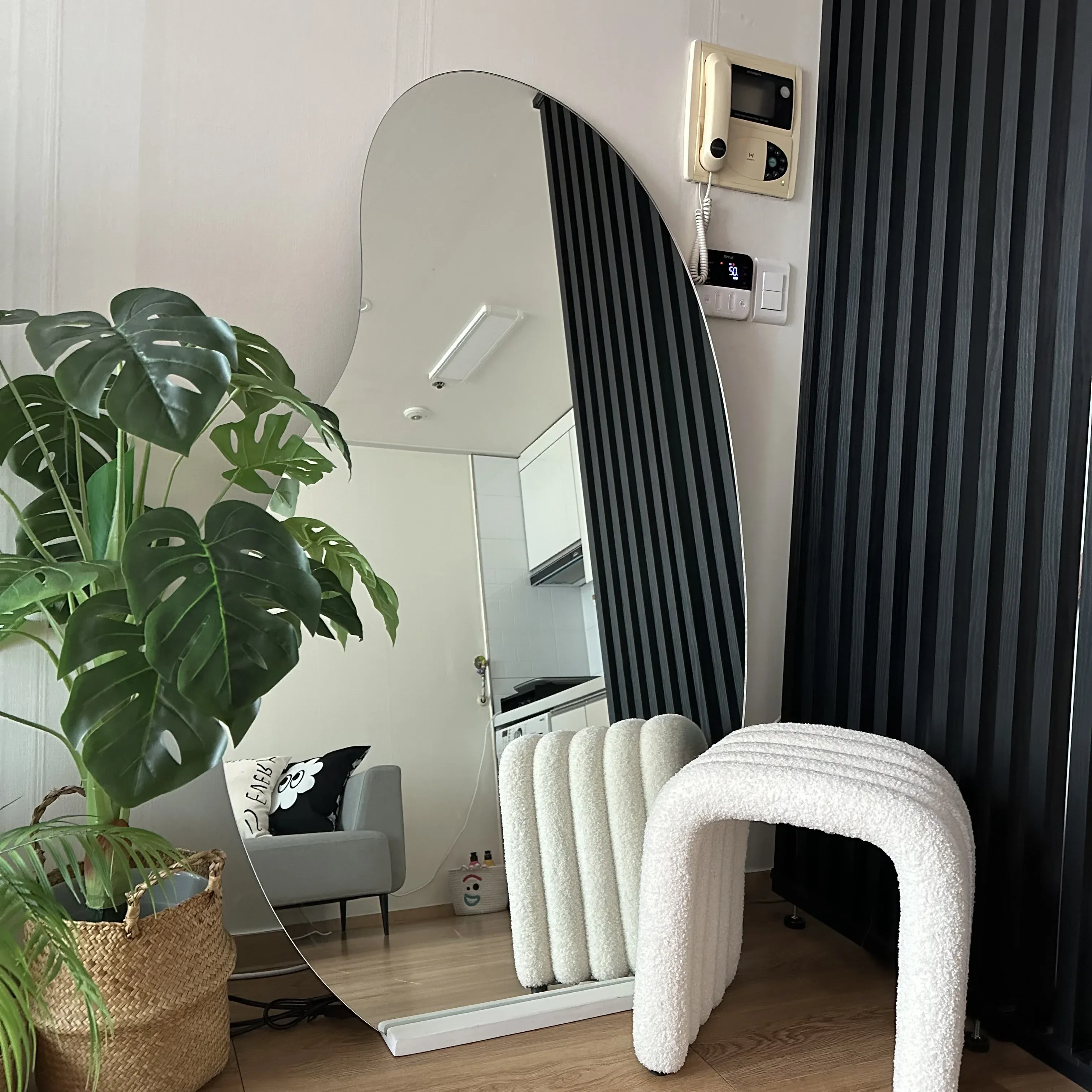 Donggyo-dong One-Bedroom Efficiency