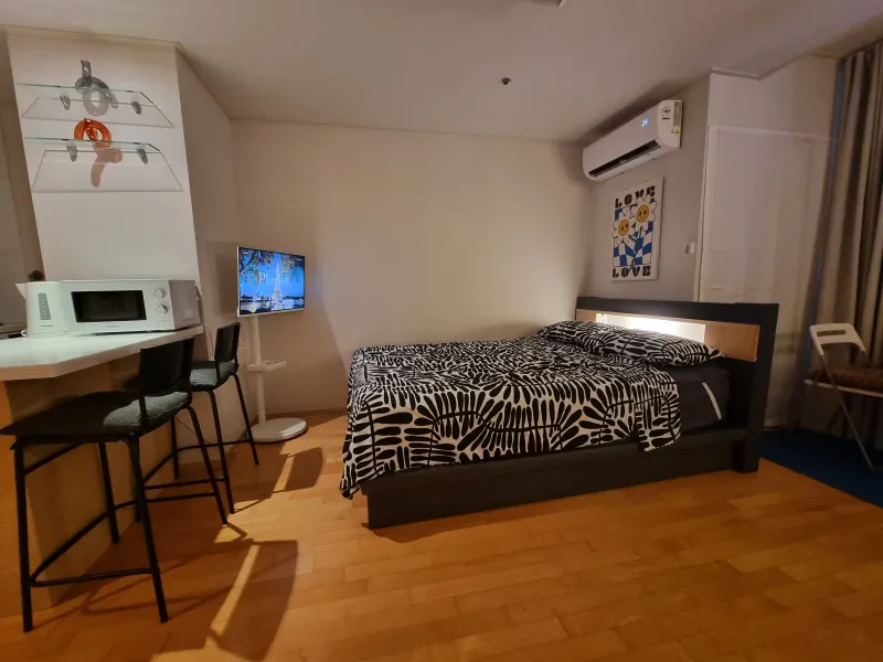 [Mapo, Seoul] Officetel with direct access to Hongik University Station #YeontralParkView 8