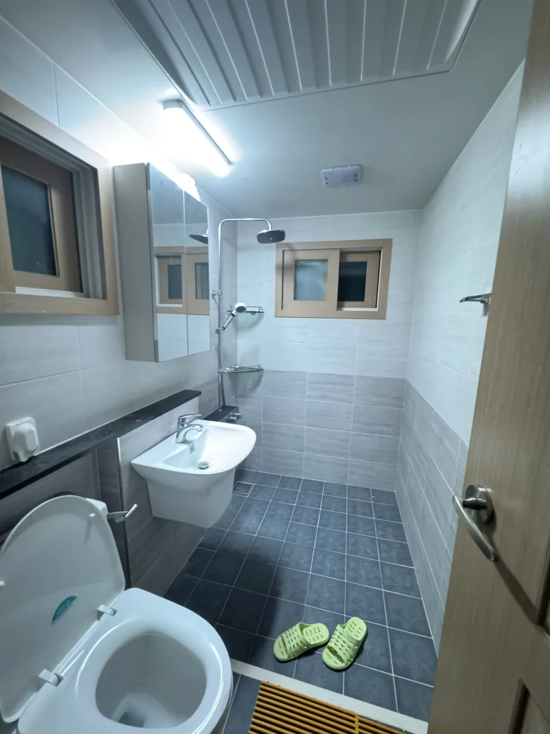 [Yongdam 2-dong, Jeju] Detached studio with a terrace overlooking the ocean on the coastal Olle Trail course 3