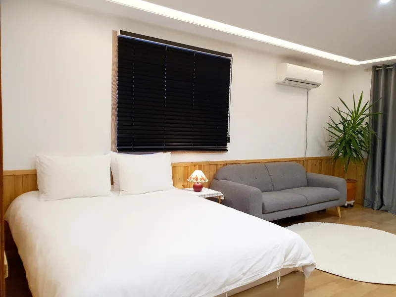 [Namwon, Seogwipo] Seogwipo Exotic Garden and Spacious Studio #Pets Allowed 2