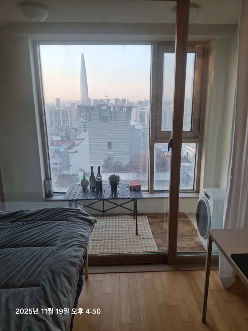 [Songpa, Seoul] One-room apartment with a night view of Lotte Tower in Garak-dong 4