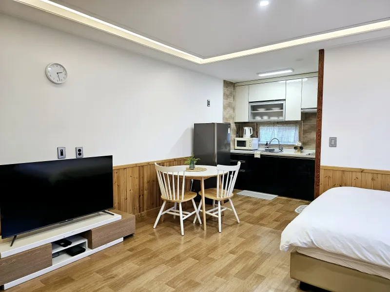 [Namwon, Seogwipo] Seogwipo Exotic Garden and Spacious Studio #Pets Allowed 11