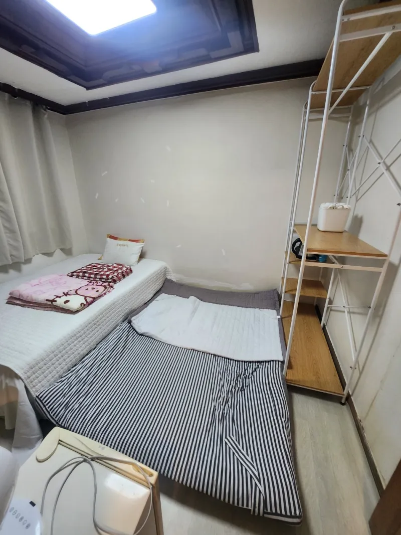 [부산 중구] 남포동 중앙동 조용한 지하철도보3분 역세권 위치 개별욕실 2