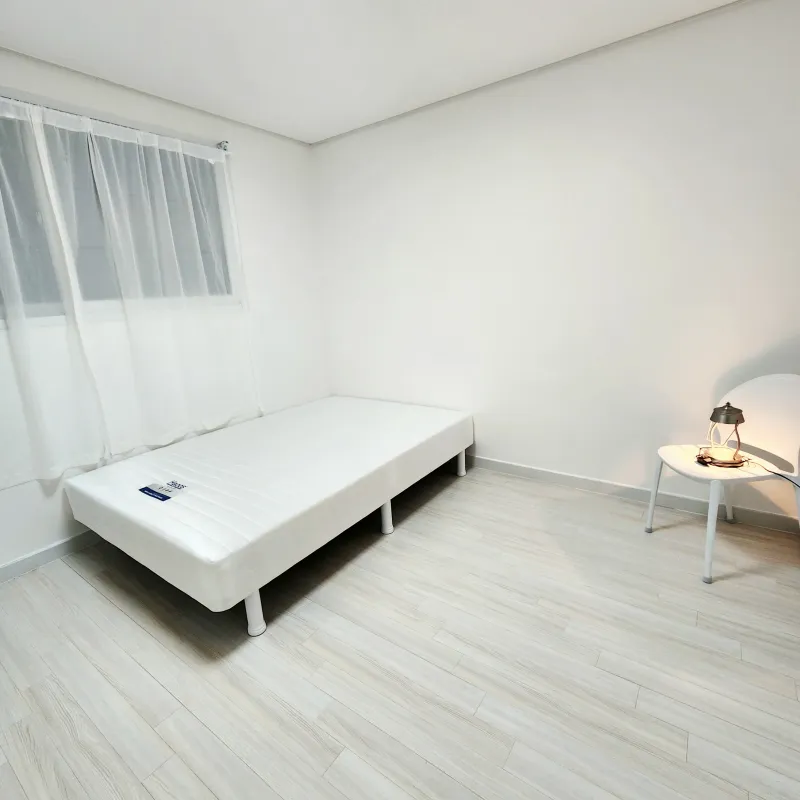[Gangseo, Seoul] 3rd floor two-room apartment with good lighting and elevator, 7 minutes from Kkachisan Station 2