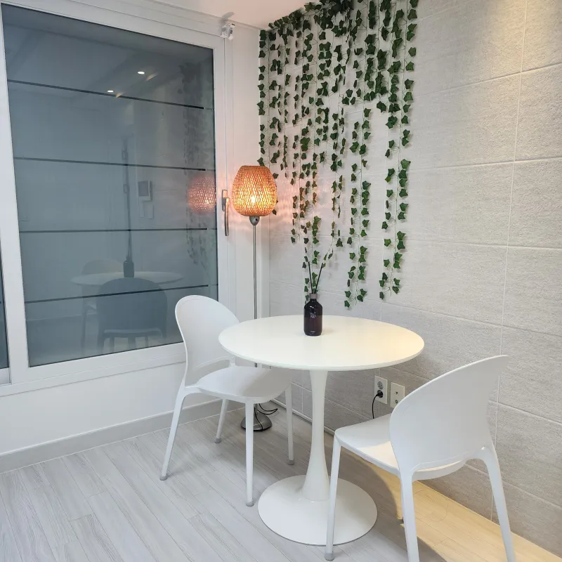 [Gangseo, Seoul] 3rd floor two-room apartment with good lighting and elevator, 7 minutes from Kkachisan Station 14