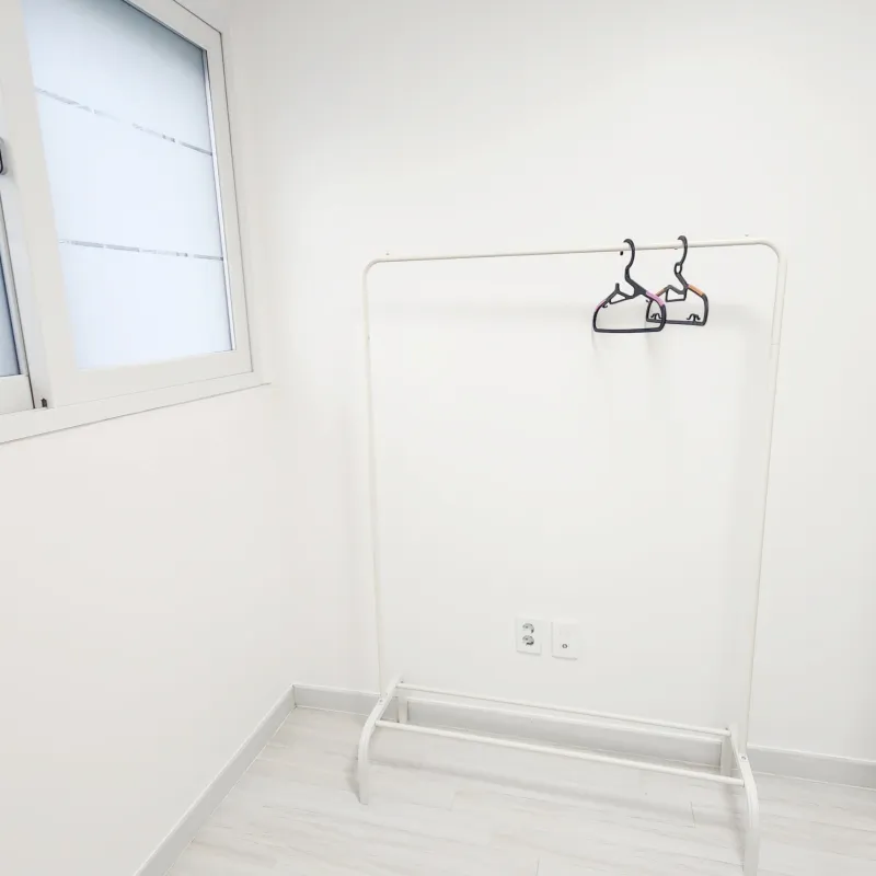 [Gangseo, Seoul] 3rd floor two-room apartment with good lighting and elevator, 7 minutes from Kkachisan Station 7
